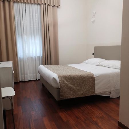 Guesthouse Central Station Group - Via Sammartini 15 밀라노 외부 사진