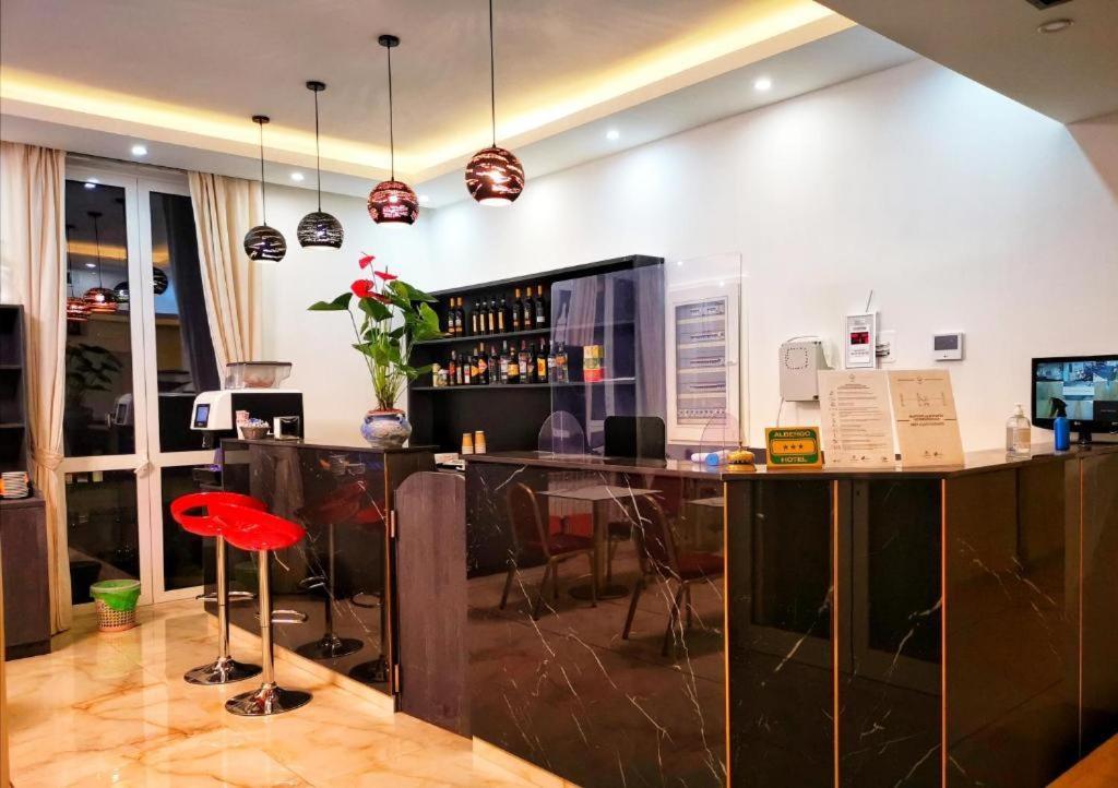Guesthouse Central Station Group - Via Sammartini 15 밀라노 외부 사진