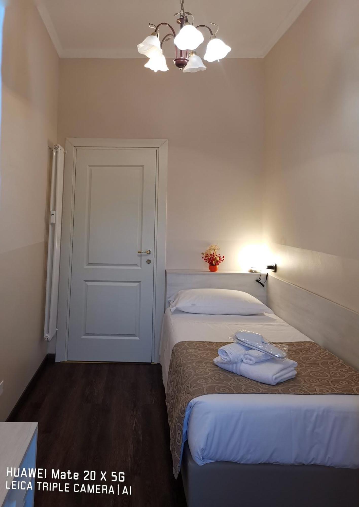 Guesthouse Central Station Group - Via Sammartini 15 밀라노 외부 사진