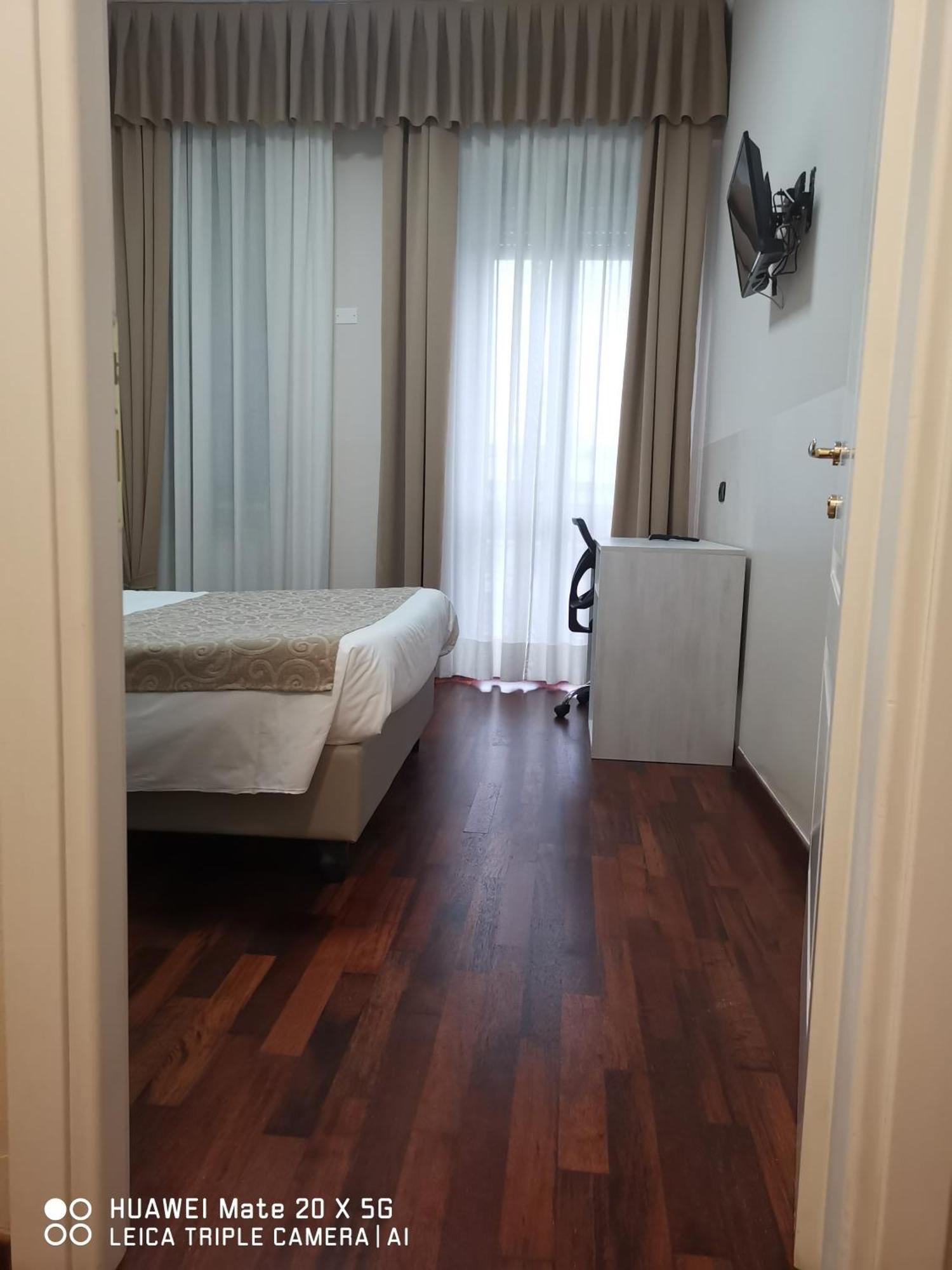 Guesthouse Central Station Group - Via Sammartini 15 밀라노 외부 사진